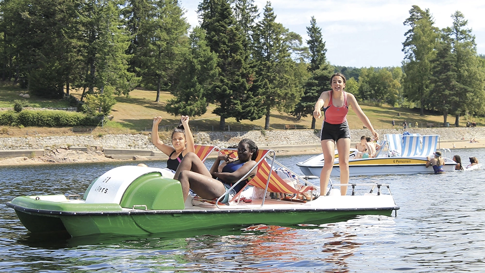 Sommerreisen 2027 Sommerreisen 2027, Tretbootfahren für Jugendliche